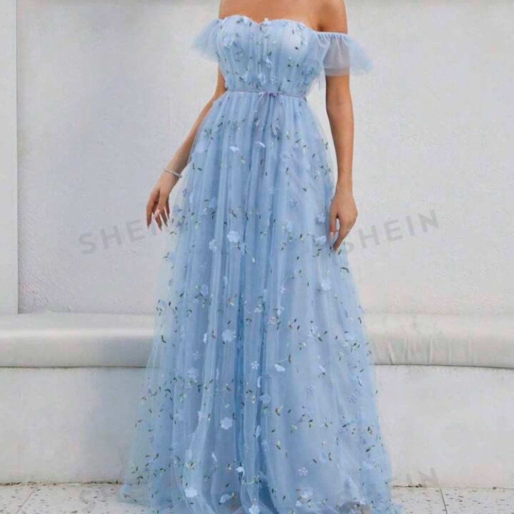 Gorgeous baby blue dress